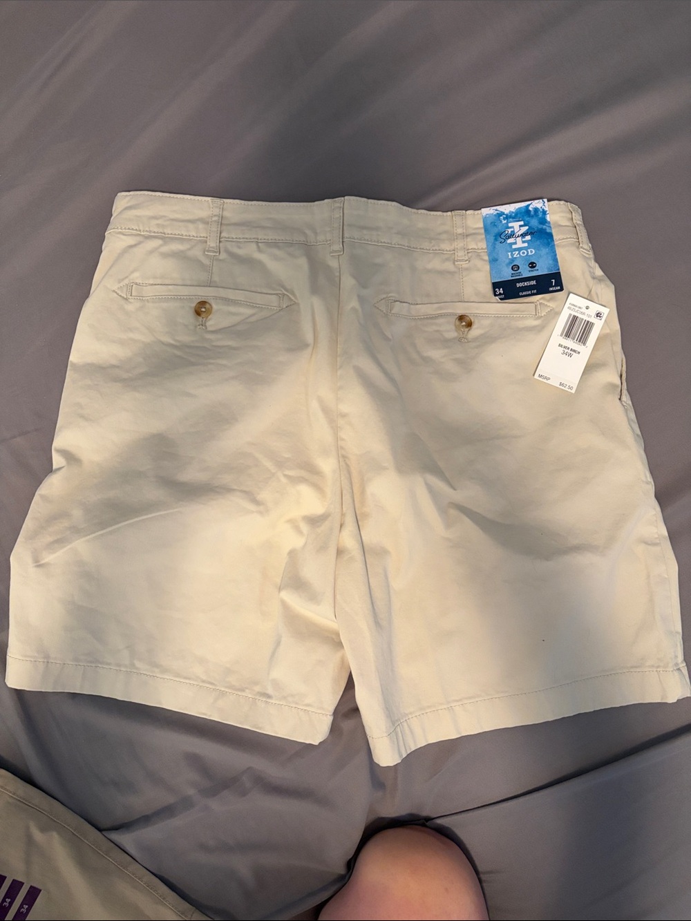 Izod Men’s Cream Flat-Front Chino Shorts